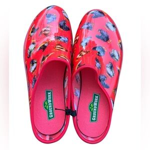 NWT Women’s Red Garden Shoes with chicken Print Casual wear waterproof outdoor